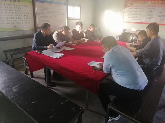 陜煤建設(shè)洗選煤運營公司第一項目部黨支部:觀紅色電影 憶初心使命