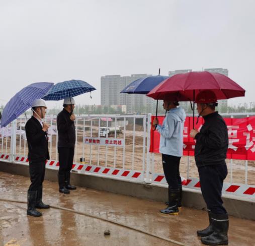 陜煤建設(shè)空港新城項(xiàng)目部“防汛”、“趕工”正當(dāng)時(shí)