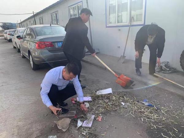 陜煤建設(shè)礦建二公司基層項(xiàng)目部開展“不忘初心勞動(dòng)光榮”主題黨日活動(dòng)