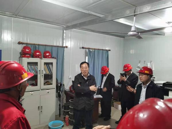 陜西省煤監(jiān)局副局長張軍昌蒞臨王峰項(xiàng)目部檢查指導(dǎo)工作