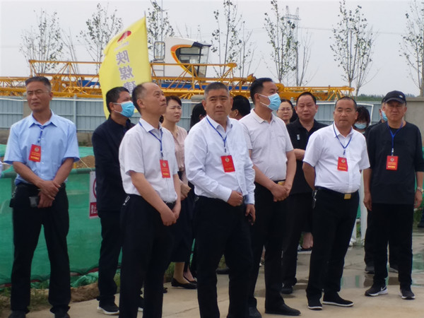 河南長葛市政協(xié)黨組書記、主席寇永志一行調(diào)研河南龐源塔式起重機制造項目建設(shè)情況