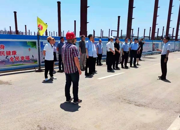 省政府參事、省文史館員調(diào)研組一行蒞臨南京金龍年產(chǎn)純電動(dòng)商用車建設(shè)項(xiàng)目調(diào)研指導(dǎo)工作