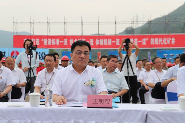 陜煤建設(shè)承建的王峰煤礦主斜井、二期工程正式復(fù)工