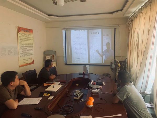 陜煤建設(shè)天工公司土建第二黨支部開展“傳承紅色家風(fēng)、涵養(yǎng)初心使命”主題黨日活動