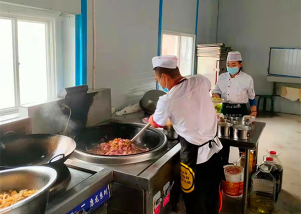 陜煤建設礦建三公司崔木項目部： 為職工辦實事，“新”食堂暖人心