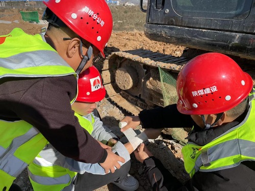 陜煤建設(shè)路橋分公司：應(yīng)急演練“打頭陣”，安全防線不松懈