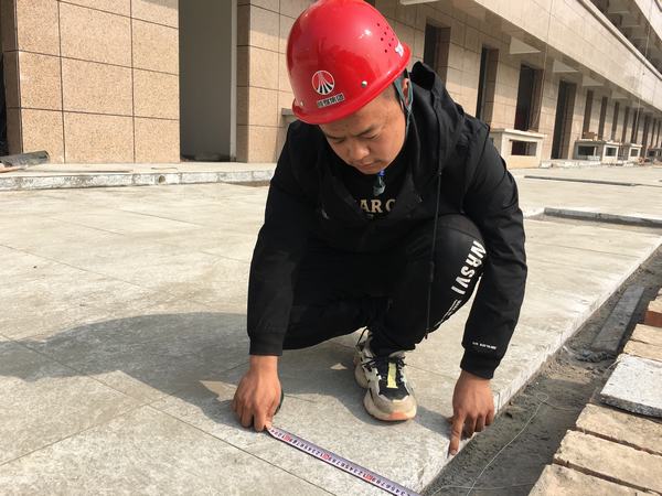 奉獻(xiàn)不言苦,追求無(wú)止境