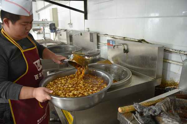 陜煤建設煤礦運營服務分公司：把“食”事辦好，讓幸福走上舌尖