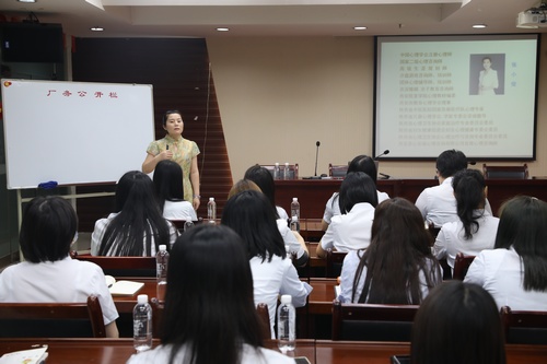 陜煤建設路橋分公司：關愛女職工，情滿半邊天