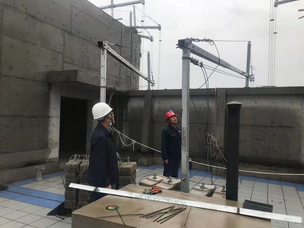 陜煤建設(shè)天工公司機(jī)電設(shè)備安全運(yùn)行確?！鞍偃瞻踩币宦贰熬G碼”