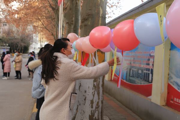 陜煤建設(shè)銅煤公司開展“歡樂迎新年，趣味猜燈謎”活動