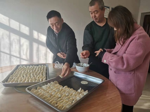 陜煤建設(shè)路橋分公司渭南項(xiàng)目部眾志成城共抗疫，細(xì)微之處暖人心