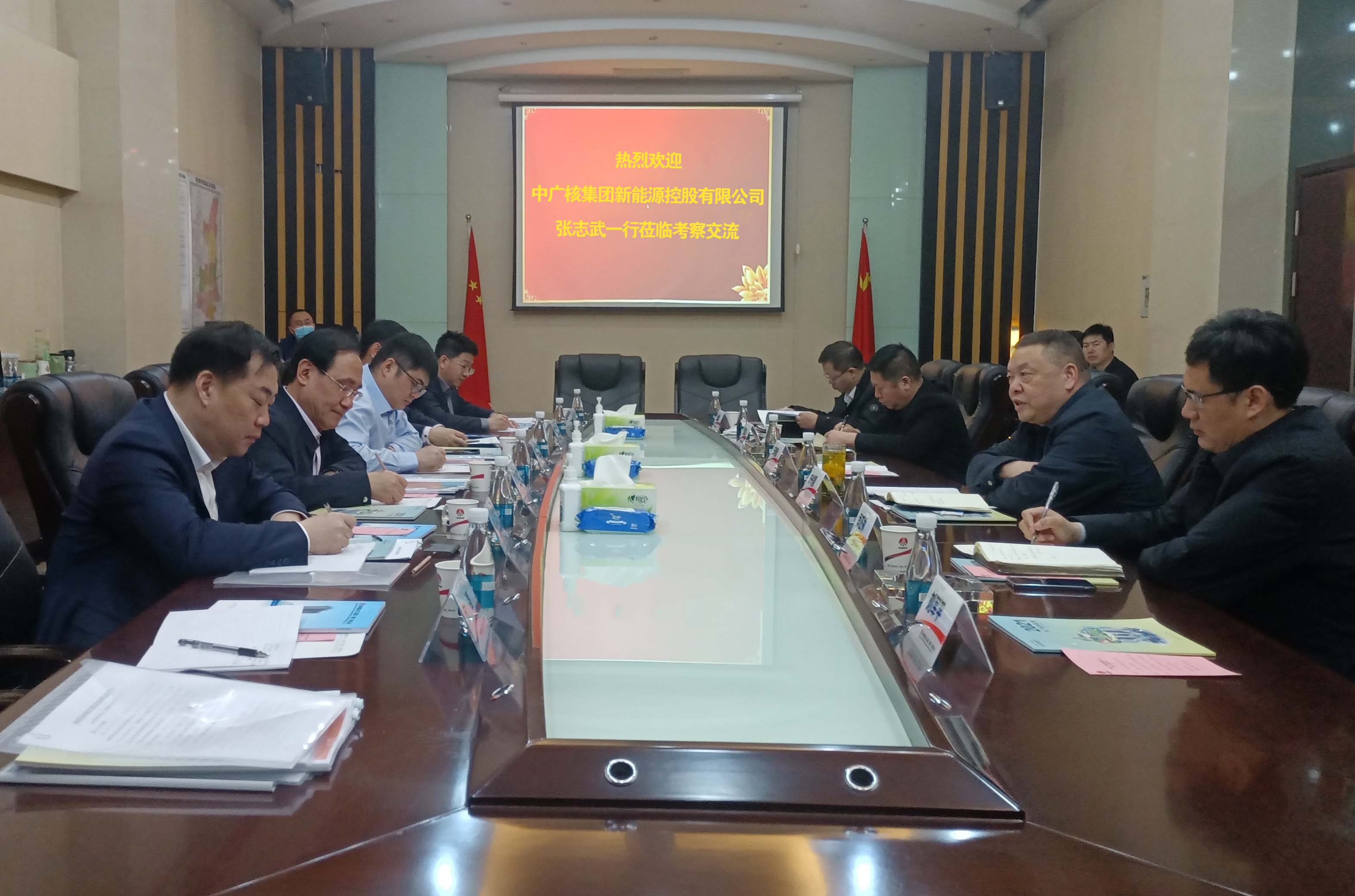 中廣核集團新能源控股有限公司領(lǐng)導張志武一行到陜煤建設考察交流