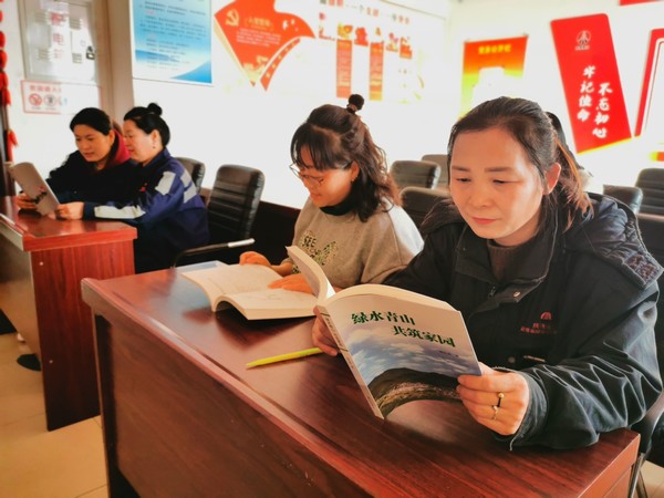 陜煤建設(shè)洗選煤運營公司澄合山陽運營項目部：靈巧雙手“剪”出女職工新風(fēng)采