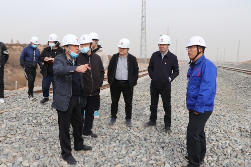 陜煤集團(tuán)專家組蒞臨陜煤建設(shè)路橋分公司開展安全生產(chǎn)專項整治三年行動檢查評價工作