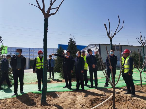 榆林市科創(chuàng)新城黨工委委員、管委會副主任劉政秀一行蒞臨科創(chuàng)新城同慧運(yùn)動公園項目檢查指導(dǎo)工作