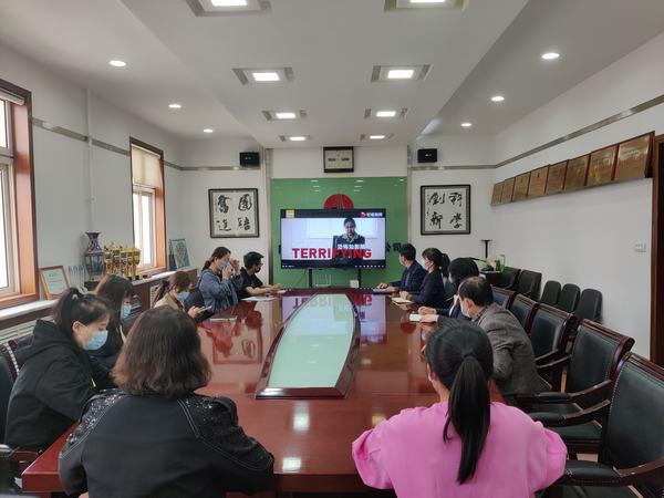 陜煤建設(shè)銅煤公司開展反恐宣傳教育及應(yīng)急演練活動(dòng)