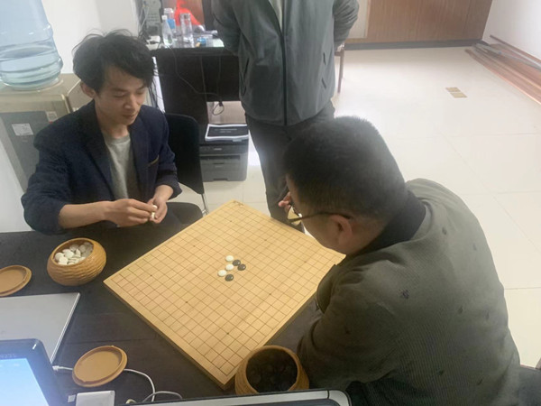 陜煤建設(shè)咸陽(yáng)分公司第二項(xiàng)目部：喜迎“五一”勞動(dòng)節(jié)，生產(chǎn)娛樂(lè)“兩不誤”