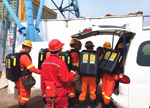 韓城礦業(yè)王峰煤礦與陜煤建設(shè)礦建二公司王峰項目部組織開展煤礦水害事故應急救援演練