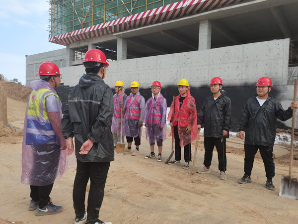 陜煤建設(shè)咸陽(yáng)公司第九項(xiàng)目部:開(kāi)展防汛應(yīng)急演練，增強(qiáng)防汛防澇各環(huán)節(jié)銜接硬度