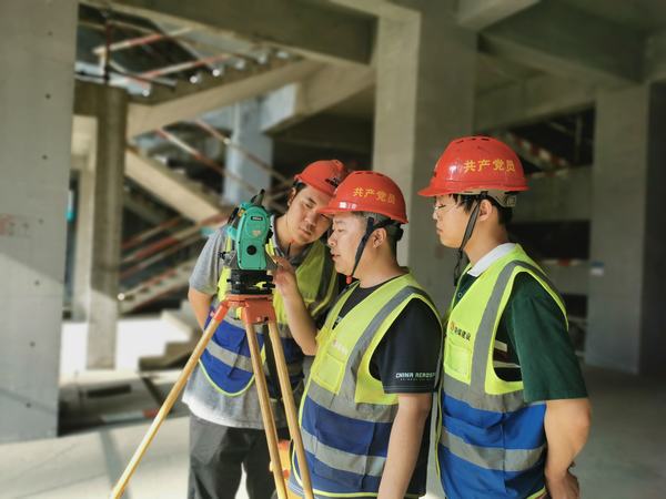 陜煤建設(shè)韓城分公司土建二項(xiàng)目部：“黨員結(jié)對(duì)幫帶”讓青工掌握“看家本領(lǐng)”