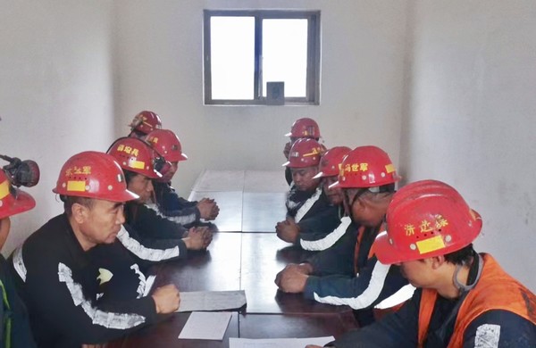 陜煤建設(shè)洗選煤第三項(xiàng)目部：“三抓手”強(qiáng)化班組管理，夯實(shí)安全堡壘