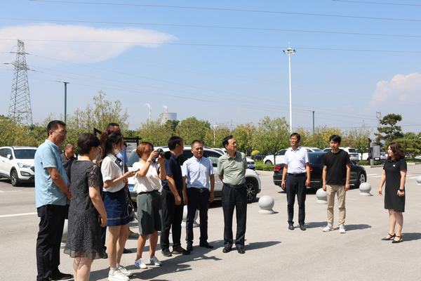 陜煤建設(shè)川耀公司：川耀PPP項(xiàng)目崔仙服務(wù)區(qū)迎來(lái)《中國(guó)公路》《陜西日?qǐng)?bào)》兩家媒體采風(fēng)