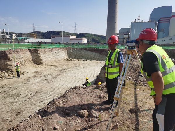 陜煤建設(shè)天工公司施工前沿以高溫“烤”驗，“暑”寫勞動畫卷