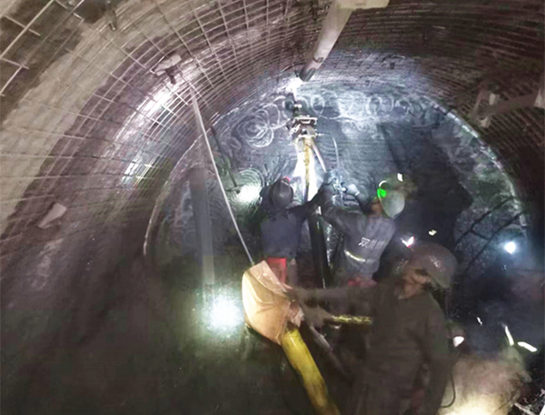陜煤建設(shè)礦建三公司雙龍項目部109回風順槽精準貫通