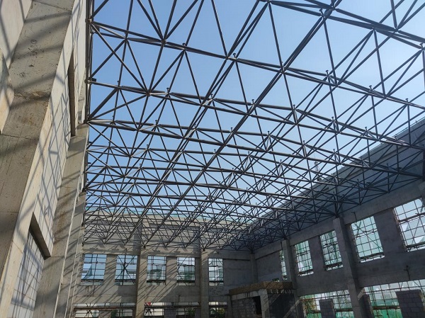 陜煤建設(shè)綠宇公司：中秋獻(xiàn)禮，提前完成網(wǎng)架吊裝