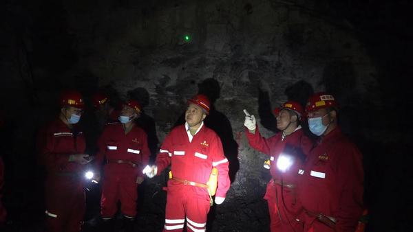 韓城礦業(yè)有限公司董事長張維新前往陜煤建設礦建二公司第二項目部檢查指導工作