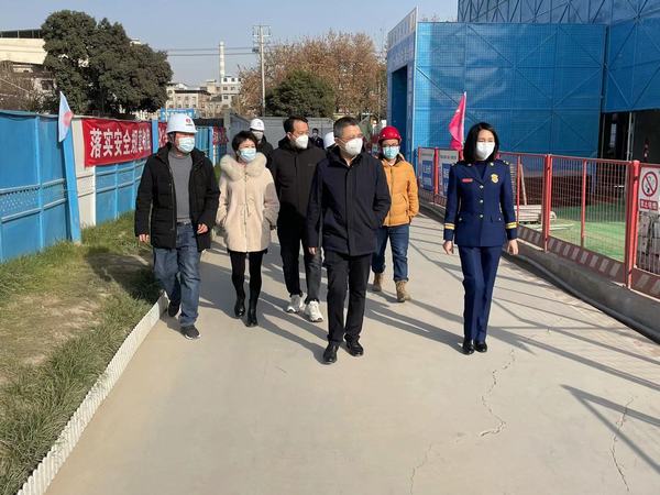 西安市新城區(qū)委常委、副區(qū)長(zhǎng)楊珩蒞臨陜煤建設(shè)新城公司第二項(xiàng)目部檢查指導(dǎo)工作