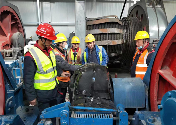 陜煤建設(shè)礦建三公司：雙管齊下，筑牢年終安全生產(chǎn)防線