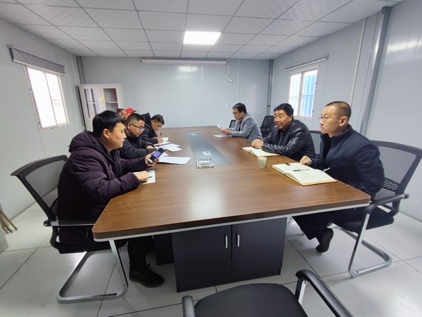 陜煤建設(shè)路橋分公司彬長(zhǎng)項(xiàng)目部“三到位”讓農(nóng)民工勞有所得 ，不再“憂(yōu)酬煩薪”