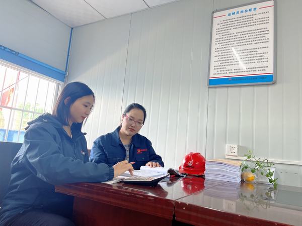 陜煤建設(shè)韓城分公司安裝四項目部：“導(dǎo)師帶徒”傳薪火 共同奮進促成長