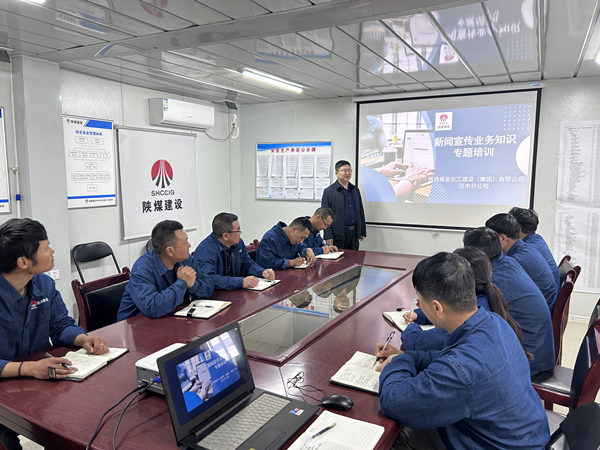 營(yíng)養(yǎng)快餐送一線 饕餮盛宴干貨多