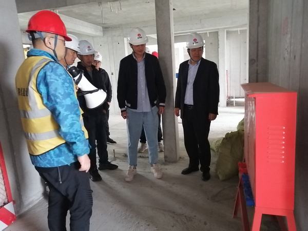 陜煤建設(shè)銅煤公司組織一線管理人員赴中建、陜建施工項(xiàng)目現(xiàn)場(chǎng)開展觀摩學(xué)習(xí)活動(dòng)