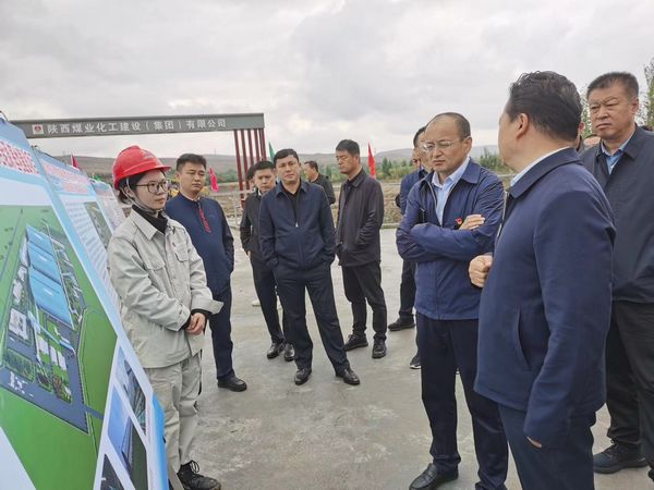 伊寧市委副書記何立榮一行蒞臨陜煤建設(shè)天工公司承建的伊寧市煤炭儲運中心基地建設(shè)項目檢查指導(dǎo)工作