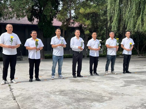 陜煤建設(shè)銅煤公司延安項目部黨支部 開展“緬懷革命先烈，傳承紅色基因”主題黨日活動