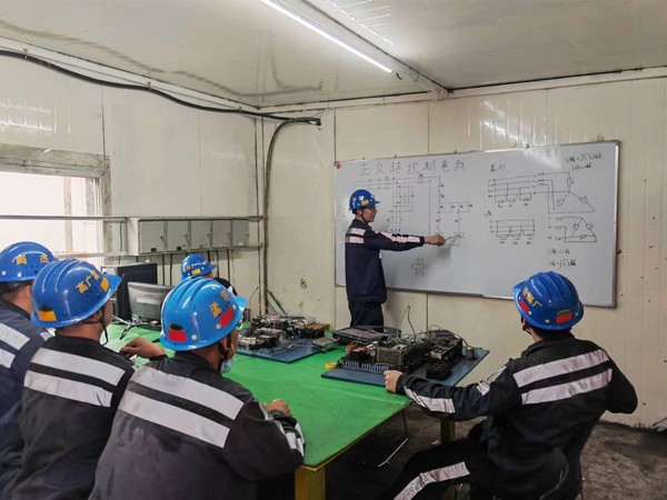 陜煤建設(shè)洗選煤運(yùn)營(yíng)公司紅柳林洗煤廠項(xiàng)目部： 金秋碩果迎豐收 “排查+考核”強(qiáng)基礎(chǔ)