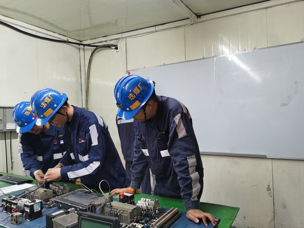 陜煤建設(shè)洗選煤運(yùn)營(yíng)公司紅柳林洗煤廠(chǎng)項(xiàng)目部： “實(shí)、細(xì)、深”重磅出擊 打好發(fā)展根基“攻堅(jiān)戰(zhàn)”