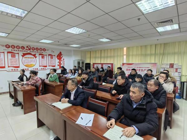 陜煤建設(shè)煤礦運(yùn)營(yíng)服務(wù)分公司：以思促學(xué)提能力 以學(xué)促干轉(zhuǎn)作風(fēng)