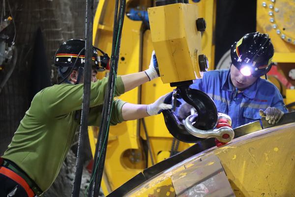 陜煤建設礦建二公司TBM（全斷面硬巖盾構(gòu)機）施工再創(chuàng)新高