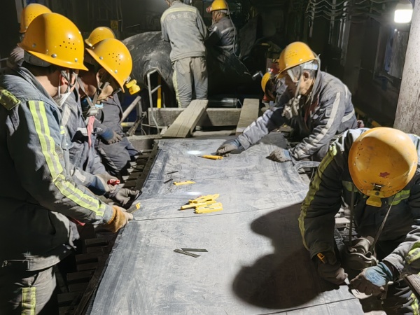 陜煤建設(shè)機(jī)電安裝公司：凝心聚力忙檢修，爭(zhēng)分奪秒不停歇