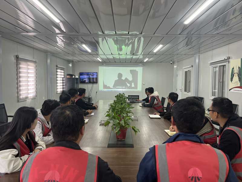 陜煤建設(shè)榆林公司第六項(xiàng)目部：清風(fēng)伴我行 廉潔過(guò)“五一”