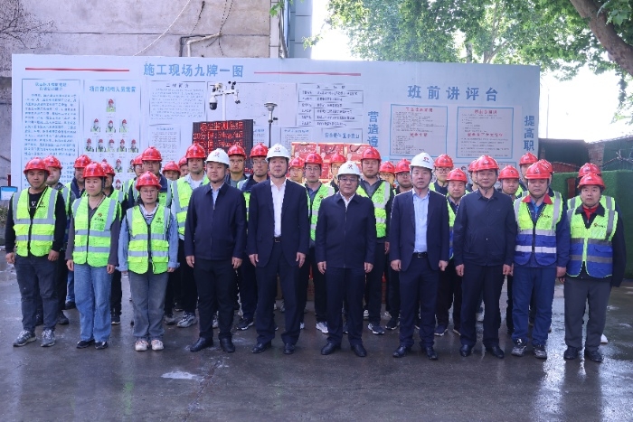 陜煤建設領導“五一”假期深入基層督導安全生產(chǎn)工作并慰問一線干部員工