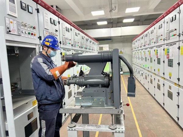 陜煤建設(shè)洗選煤運營公司紅柳林洗煤廠項目部： 應對雨季“三防”  筑堤安全堤