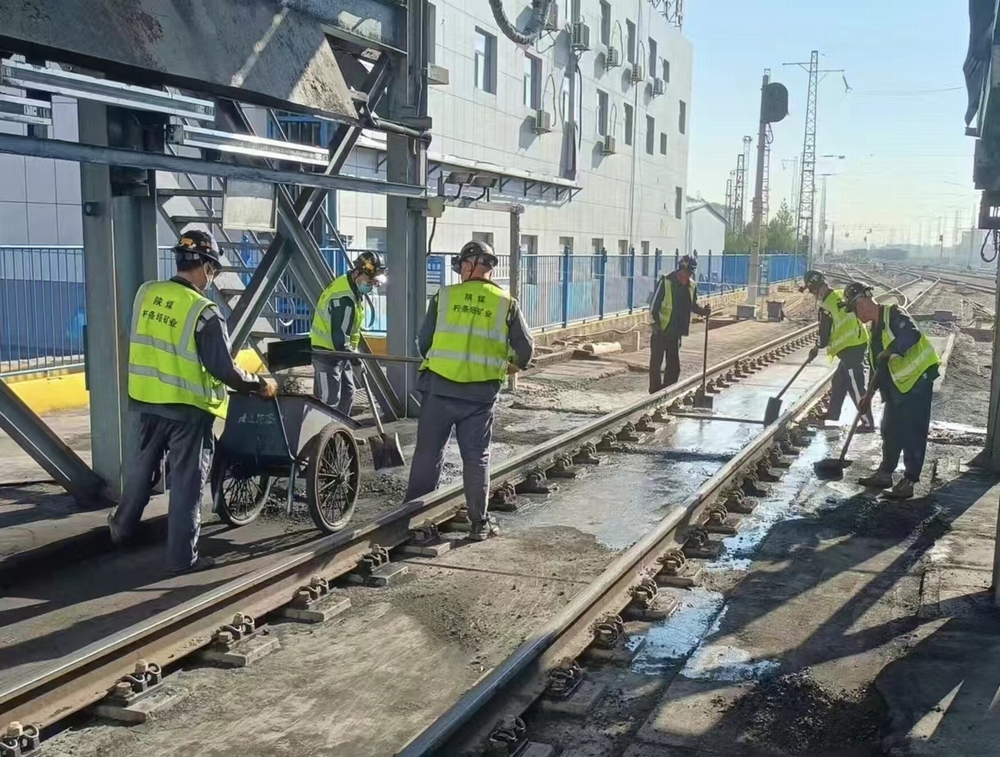 陜煤建設(shè)洗選煤運(yùn)營(yíng)公司檸條塔運(yùn)營(yíng)項(xiàng)目部： 他們，用汗水刻下堅(jiān)守！