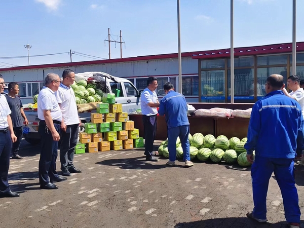 陜煤建設(shè)煤礦運營服務(wù)分公司：你戰(zhàn)高溫 我送清涼