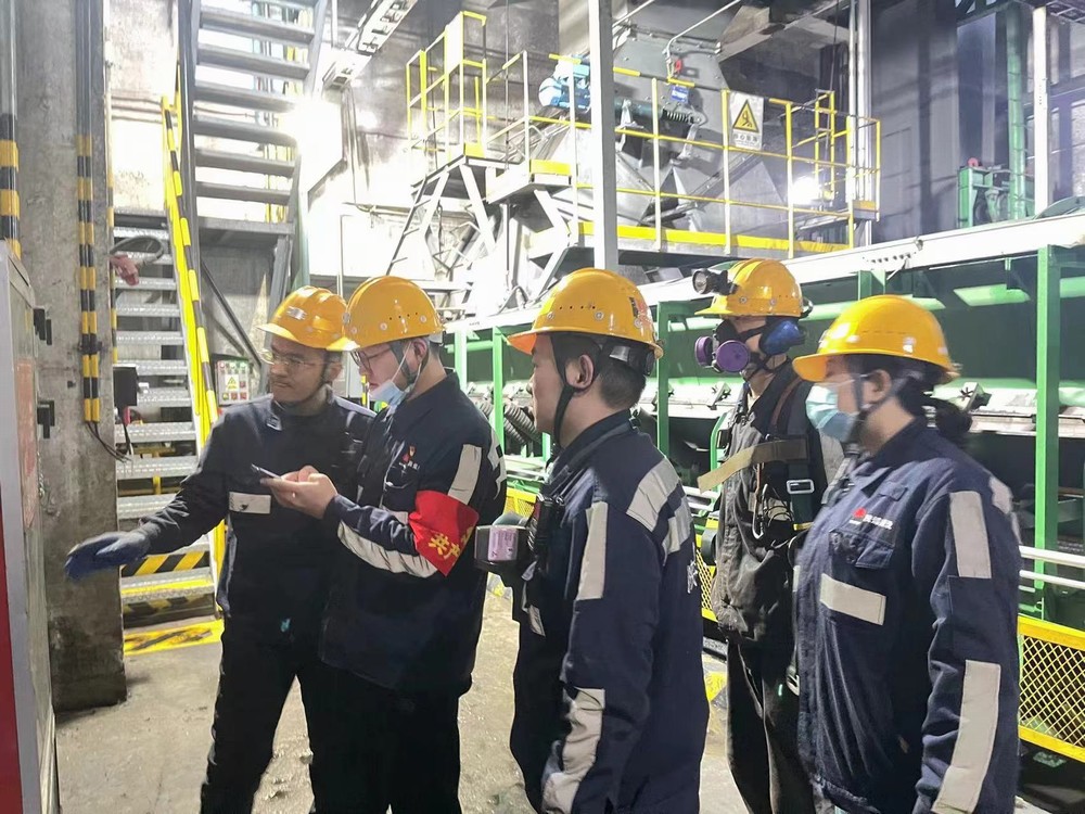 陜煤建設(shè)洗選煤運(yùn)營(yíng)公司紅柳林洗煤廠項(xiàng)目部:實(shí)施“黨建+”三項(xiàng)工程 筑牢安全生產(chǎn)基石